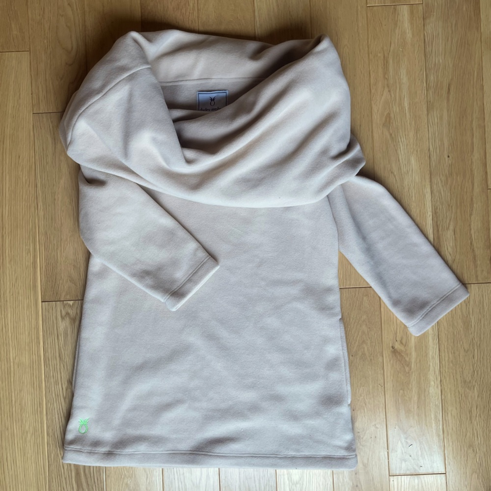 Dudley Stephens Cayley cowl fleece size XS in Camel